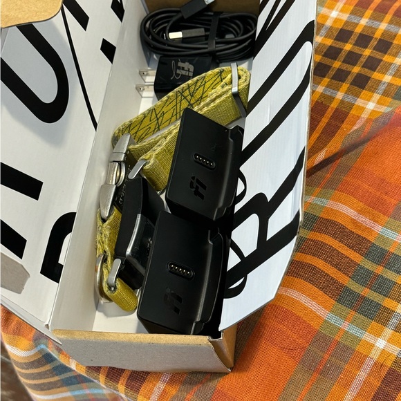 Fi GPS dog collar small -series 1 or 2 comes with charger - Picture 4 of 6